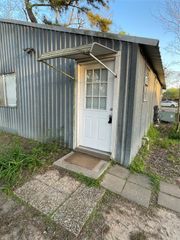 400 Mable Street B, Conroe, TX 77301