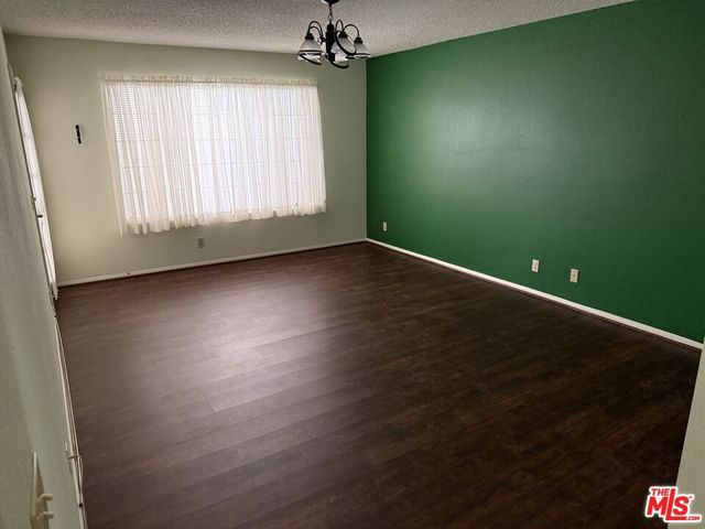 19196 Pine Way, Apple Valley, CA 92308