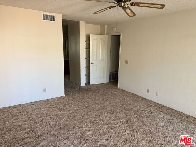 19196 Pine Way, Apple Valley, CA 92308