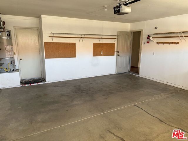 19196 Pine Way, Apple Valley, CA 92308