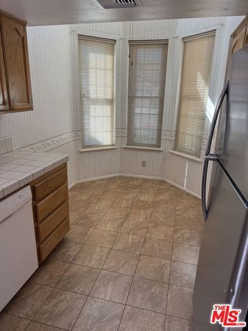 19196 Pine Way, Apple Valley, CA 92308
