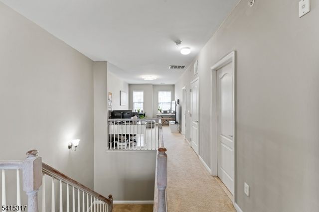 75 Wesmont Dr, Wood-ridge Boro, NJ 07075