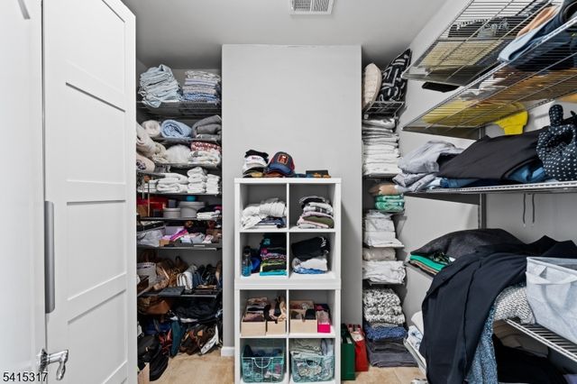 75 Wesmont Dr, Wood-ridge Boro, NJ 07075