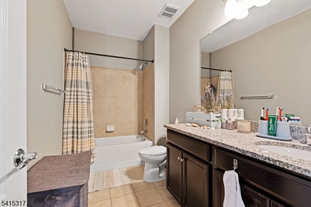 75 Wesmont Dr, Wood-ridge Boro, NJ 07075