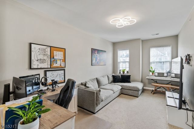 75 Wesmont Dr, Wood-ridge Boro, NJ 07075