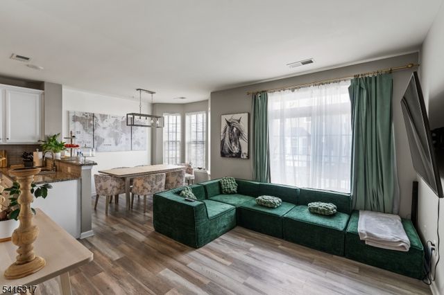 75 Wesmont Dr, Wood-ridge Boro, NJ 07075