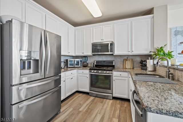 75 Wesmont Dr, Wood-ridge Boro, NJ 07075