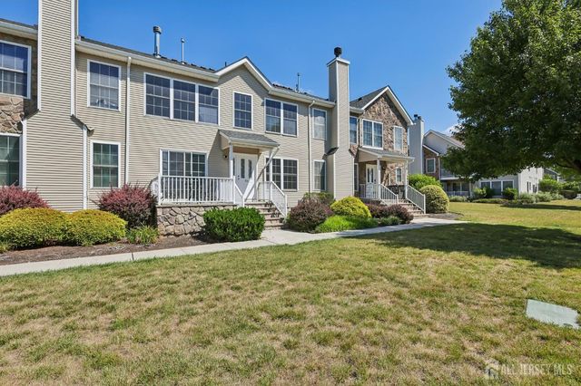64 Chariot Court, Piscataway, NJ 08854