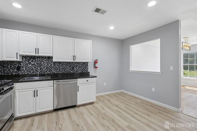 64 Chariot Court, Piscataway, NJ 08854