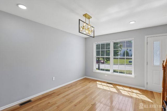 64 Chariot Court, Piscataway, NJ 08854