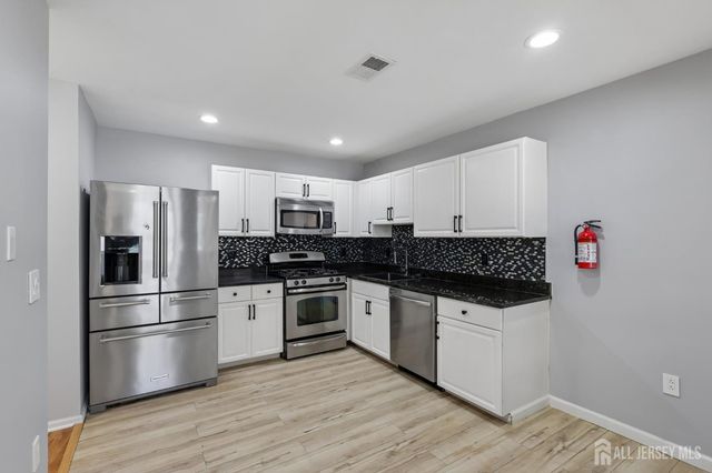 64 Chariot Court, Piscataway, NJ 08854