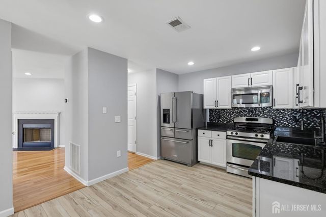 64 Chariot Court, Piscataway, NJ 08854