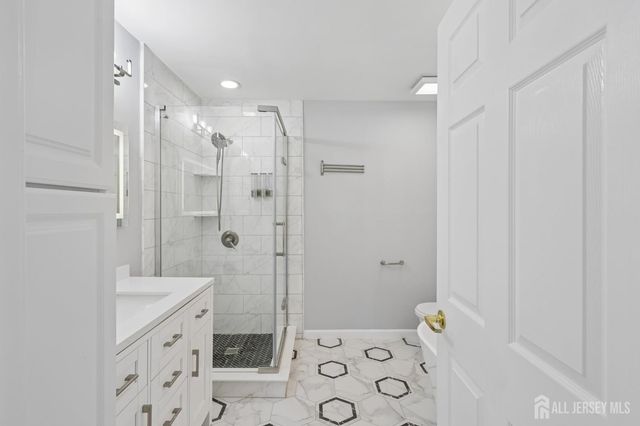 64 Chariot Court, Piscataway, NJ 08854