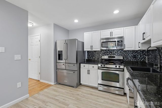 64 Chariot Court, Piscataway, NJ 08854
