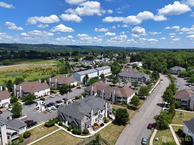 64 Chariot Court, Piscataway, NJ 08854