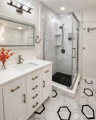 64 Chariot Court, Piscataway, NJ 08854