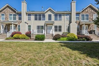 64 Chariot Court, Piscataway, NJ 08854