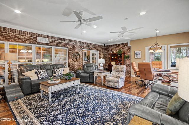 512 Susannah Drive, Brandon, MS 39047