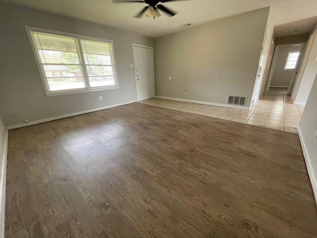 1907 70th Street, Lubbock, TX 79412