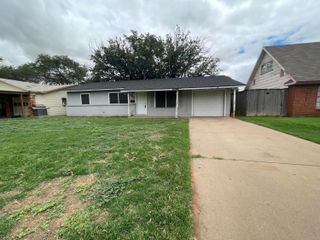 1907 70th Street, Lubbock, TX 79412