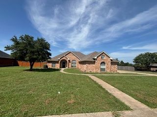 1225 E Remington Park Drive, Talty, TX 75160