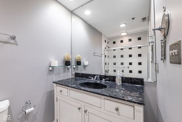 611 N Park Avenue 109, Indianapolis, IN 46204