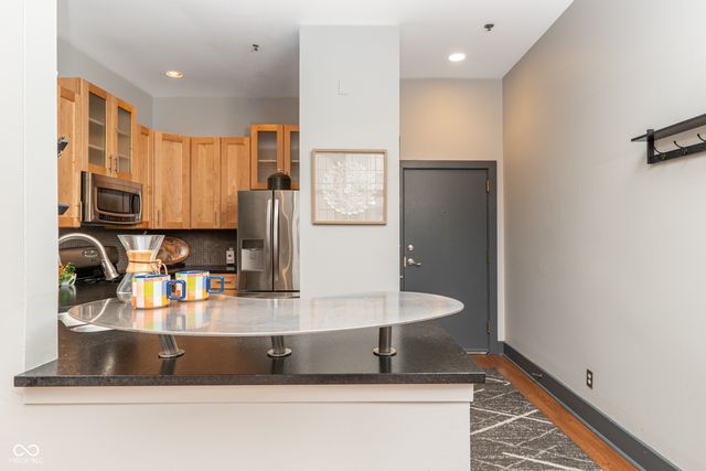 611 N Park Avenue 109, Indianapolis, IN 46204