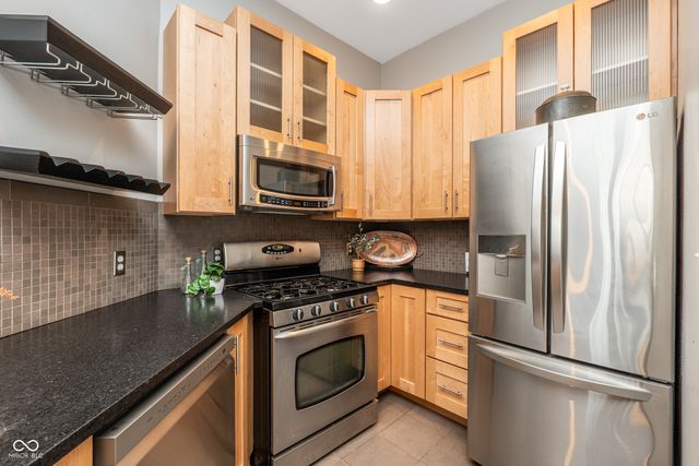 611 N Park Avenue 109, Indianapolis, IN 46204