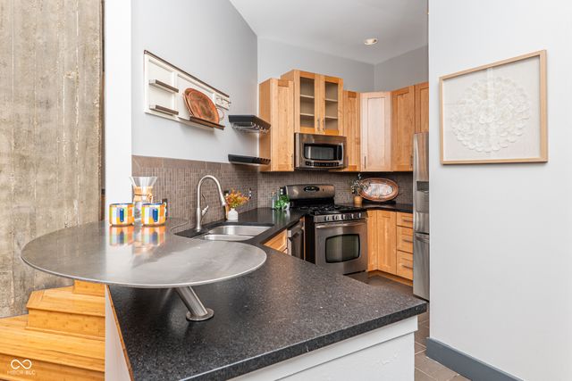 611 N Park Avenue 109, Indianapolis, IN 46204