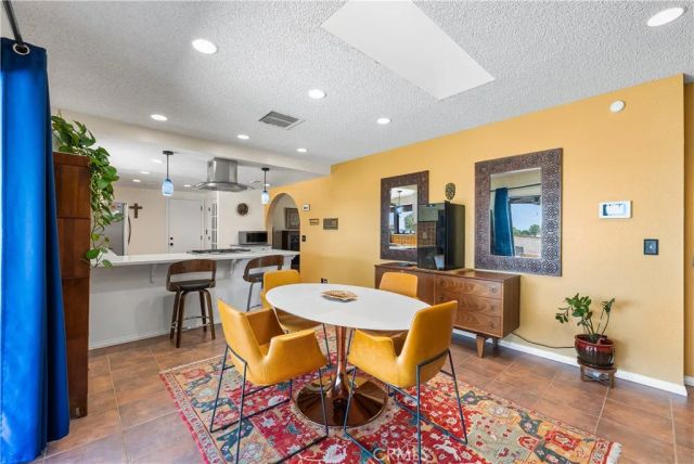 5055 W Avenue K12, Lancaster, CA 93536