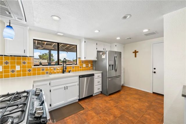 5055 W Avenue K12, Lancaster, CA 93536