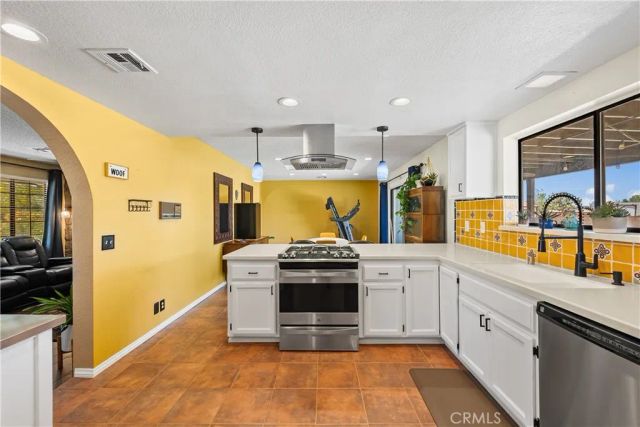 5055 W Avenue K12, Lancaster, CA 93536