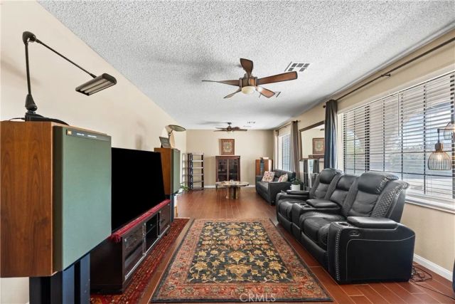 5055 W Avenue K12, Lancaster, CA 93536