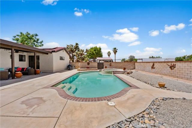 5055 W Avenue K12, Lancaster, CA 93536