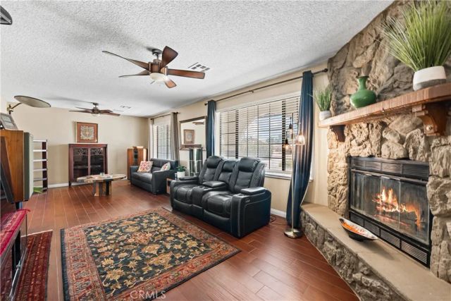 5055 W Avenue K12, Lancaster, CA 93536