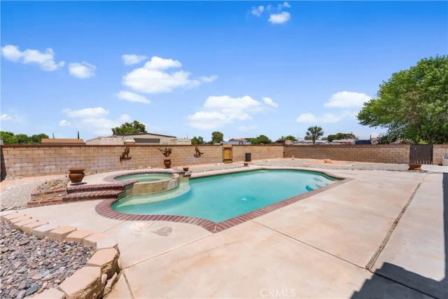 5055 W Avenue K12, Lancaster, CA 93536