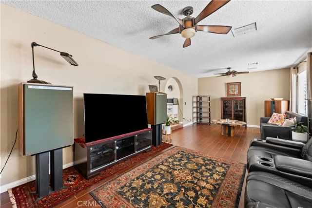 5055 W Avenue K12, Lancaster, CA 93536