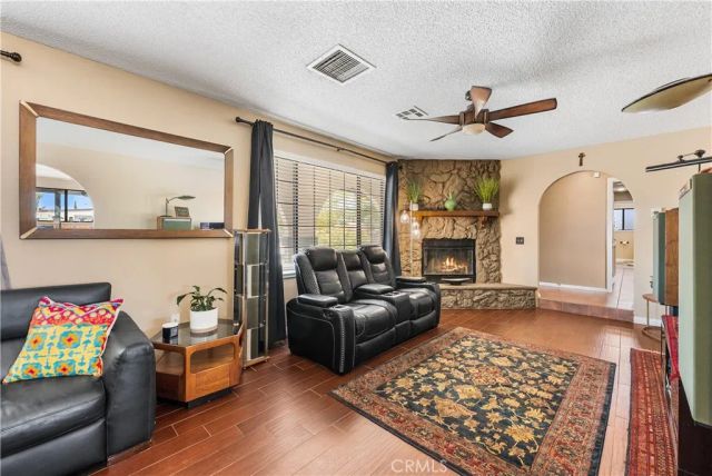 5055 W Avenue K12, Lancaster, CA 93536
