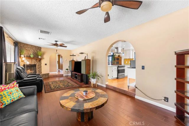 5055 W Avenue K12, Lancaster, CA 93536