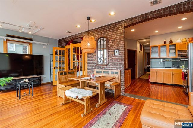 152 Pine Street, Cliffside Park, NJ 07010