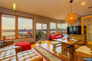 152 Pine Street, Cliffside Park, NJ 07010