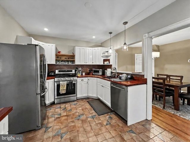 1039 REES AVE, Bryn Mawr, PA 19010