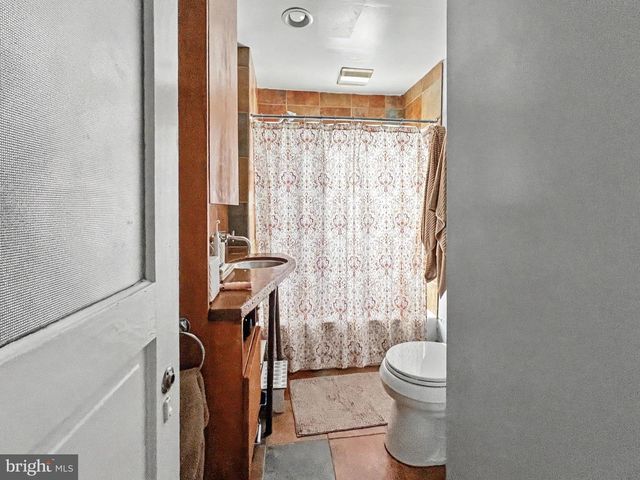 1039 REES AVE, Bryn Mawr, PA 19010