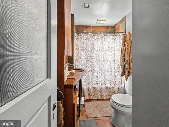 1039 REES AVE, Bryn Mawr, PA 19010