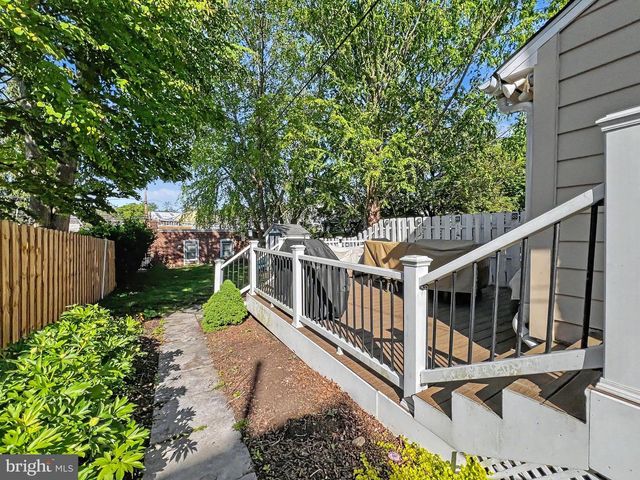 1039 REES AVE, Bryn Mawr, PA 19010