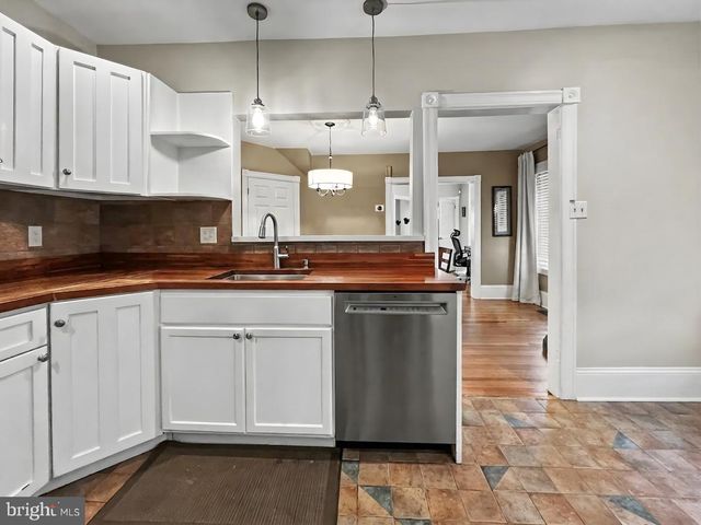1039 REES AVE, Bryn Mawr, PA 19010