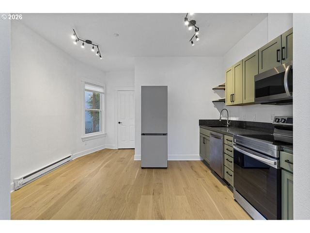 1714 Nw COUCH St 1, Portland, OR 97209