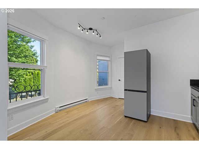 1714 Nw COUCH St 1, Portland, OR 97209