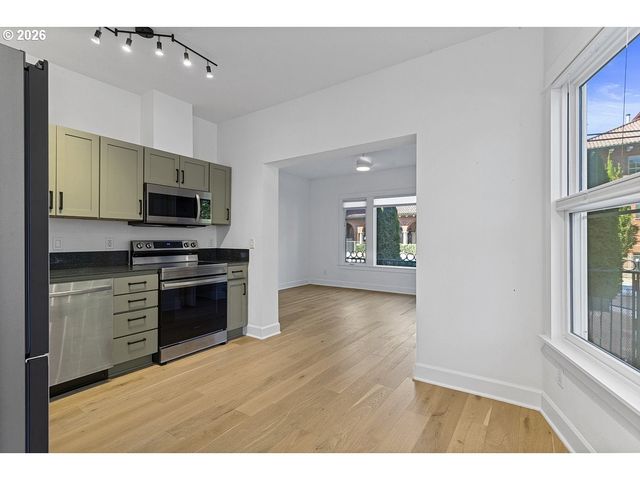 1714 Nw COUCH St 1, Portland, OR 97209