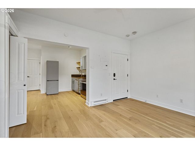 1714 Nw COUCH St 1, Portland, OR 97209